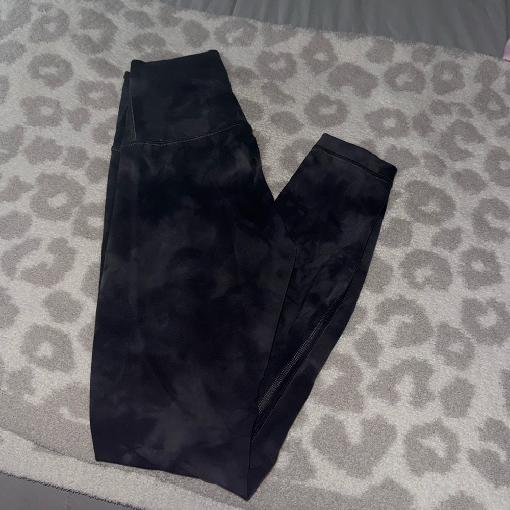 Lulu wunder train high rise  leggings!!